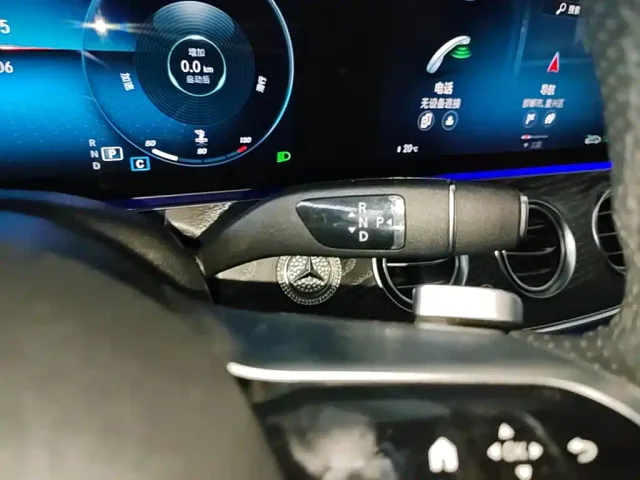 Mercedes-Benz E-Class — Фото автомобиля 13