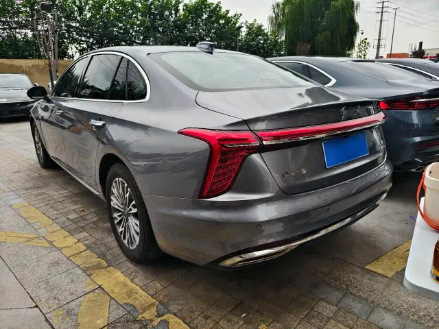 Hongqi H5 — Фото автомобиля 15
