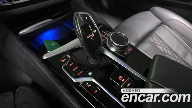 BMW 5-Series 5 серия (G30) 530i xDrive M Sport — Фото автомобиля 9