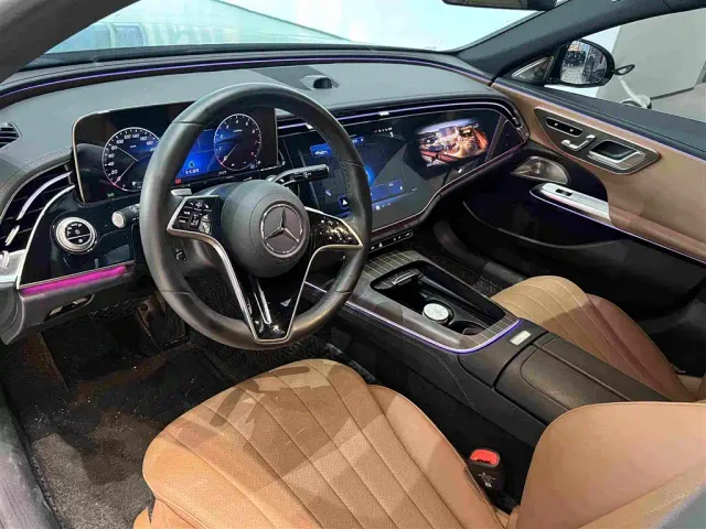 Mercedes-Benz E-Class — Фото автомобиля 8