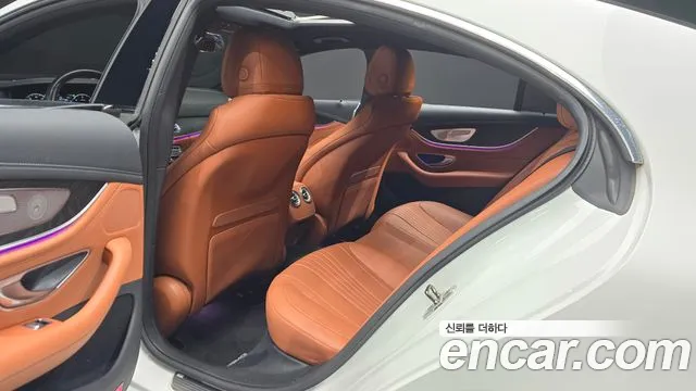 Mercedes-Benz CLS-Class — Фото автомобиля 11