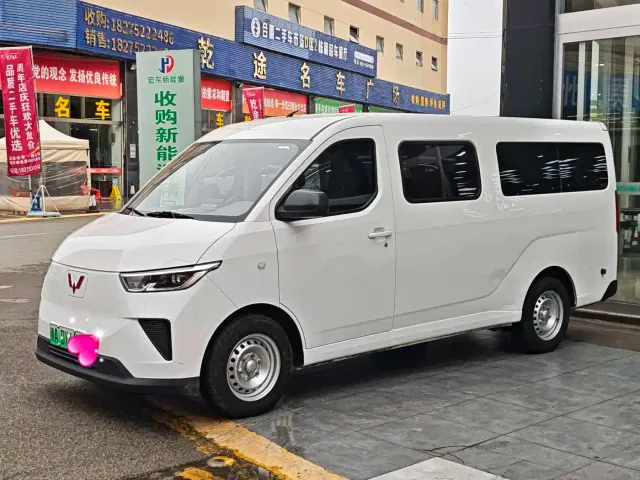 Wuling Yangguang — Фото автомобиля 3