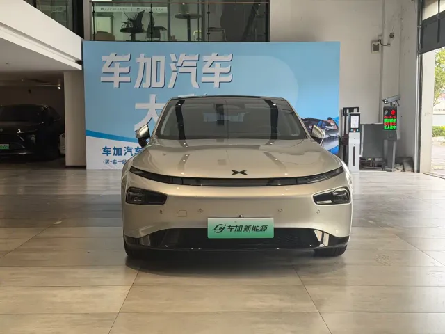 Xpeng P7 — Фото автомобиля 2