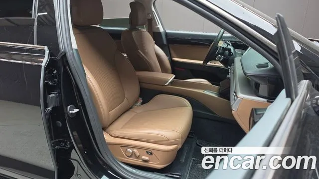 Hyundai Grandeur GN7 — Фото автомобиля 18