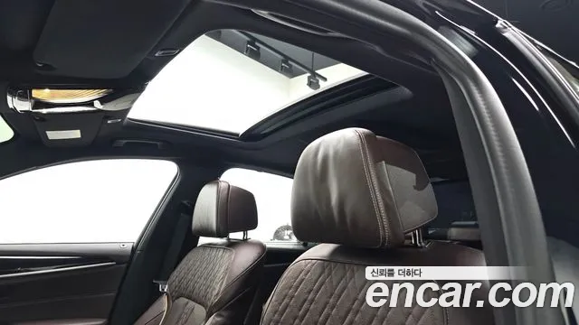 BMW 5-Series — Фото автомобиля 18