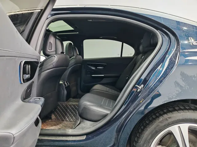 Mercedes-Benz C-Class — Фото автомобиля 12