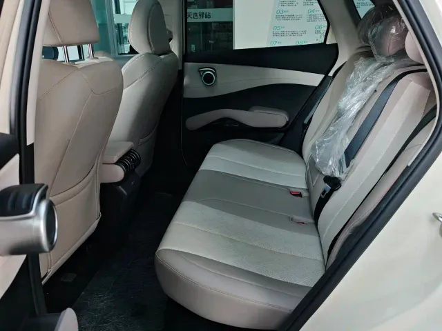 BYD Yuan PLUS — Фото автомобиля 6
