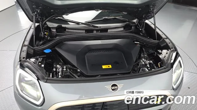 MINI Countryman Electric 3rd Gen — Фото автомобиля 9