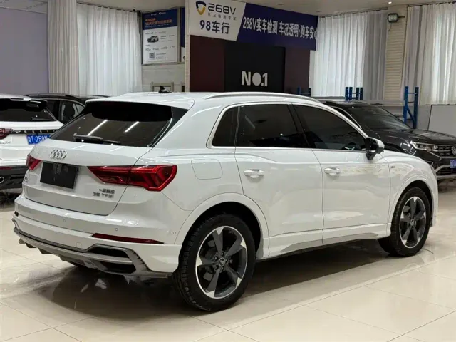 Audi Q3 — Фото автомобиля 4