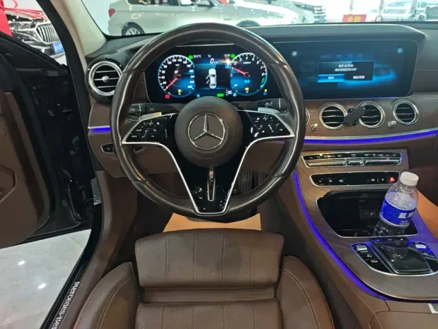 Mercedes-Benz E-Class — Фото автомобиля 10