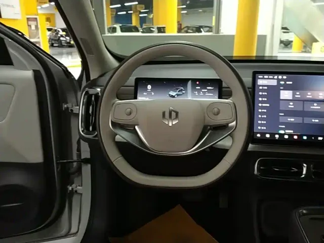 Leapmotor B10 — Фото автомобиля 10