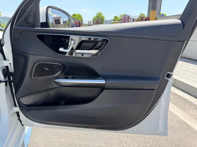Mercedes-Benz C-Class — Фото автомобиля 12