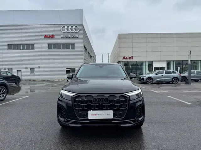 Audi Q7 — Фото автомобиля 2