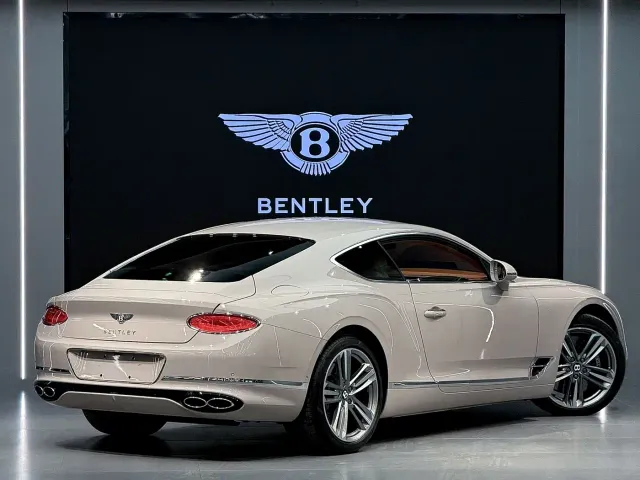 Bentley Continental — Фото автомобиля 4