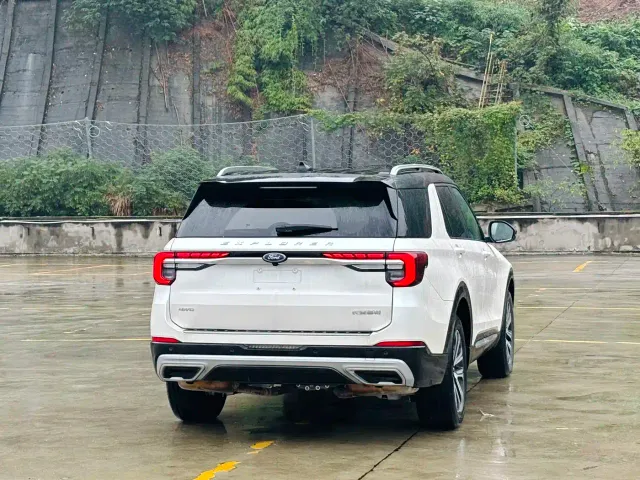Ford Explorer — Фото автомобиля 6