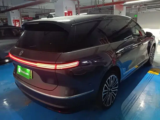 Nio ES8 — Фото автомобиля 6