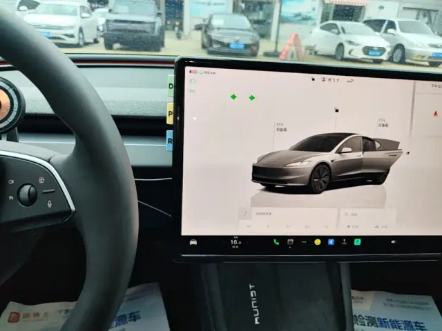 Tesla Model 3 — Фото автомобиля 13