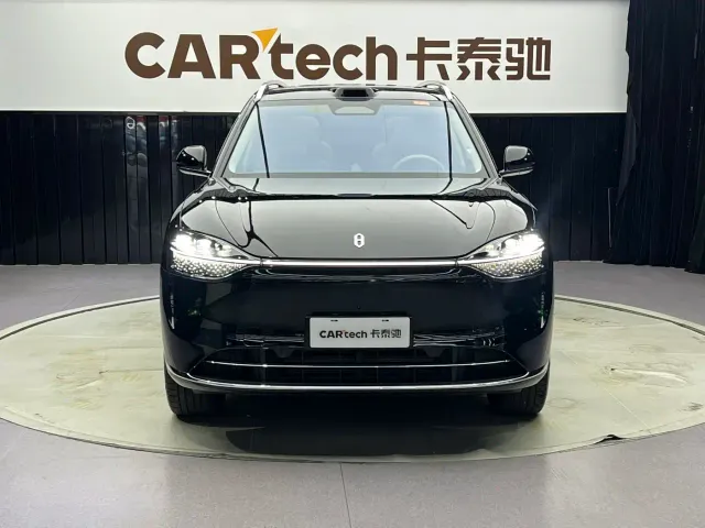 AITO Wenjie AITO M9 2025 Extended Range Ultra 52kWh 6-Seater — Фото автомобиля 3