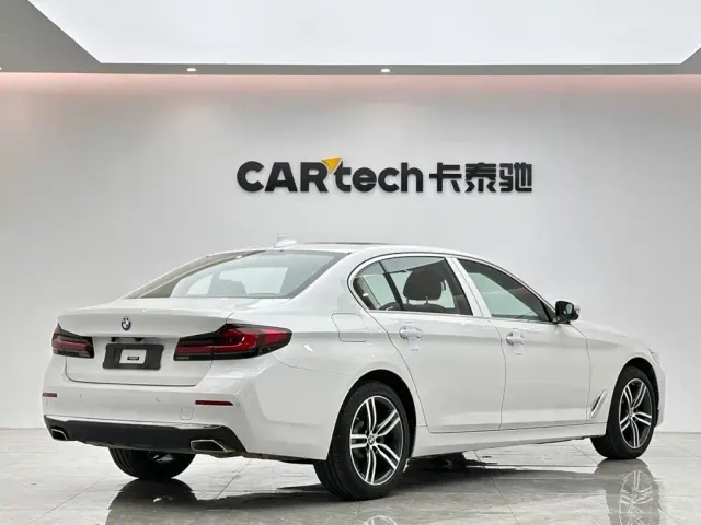 BMW 5 Series — Фото автомобиля 5