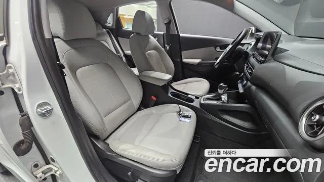 Hyundai Kona Новый Kona Бензин 1.6 турбо 2WD — Фото автомобиля 24