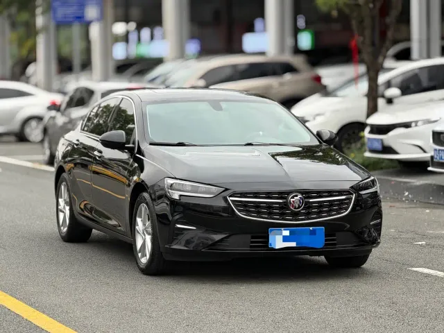 Buick Regal — Фото автомобиля 3