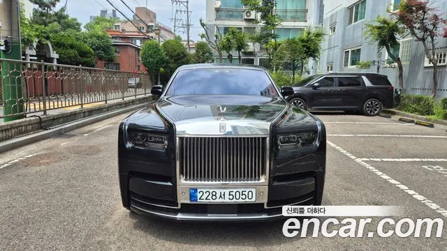 Rolls-Royce Phantom — Фото автомобиля 3