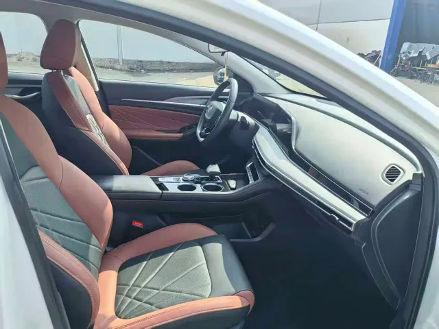 Changan Eado — Фото автомобиля 12