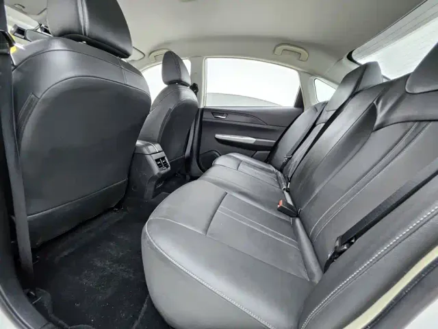 Dongfeng Fengshen E70 — Фото автомобиля 12
