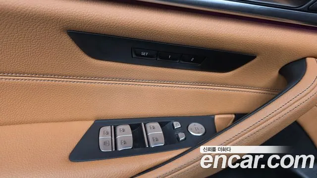 BMW 5 Series G30 — Фото автомобиля 17