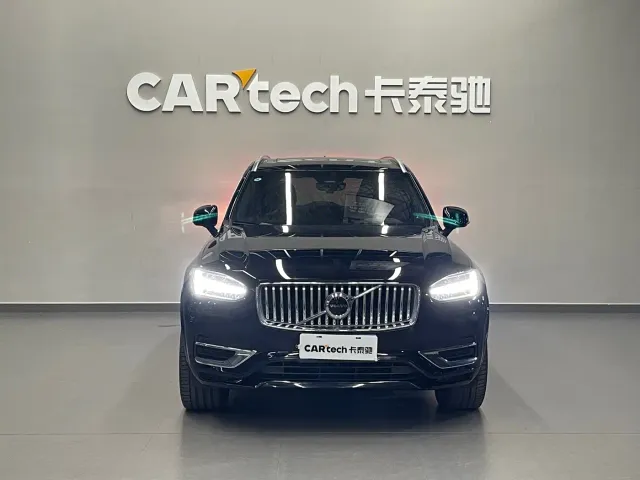 Volvo XC90 — Фото автомобиля 2