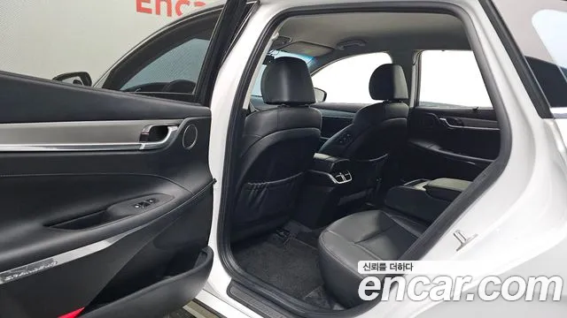 Hyundai Grandeur New — Фото автомобиля 11