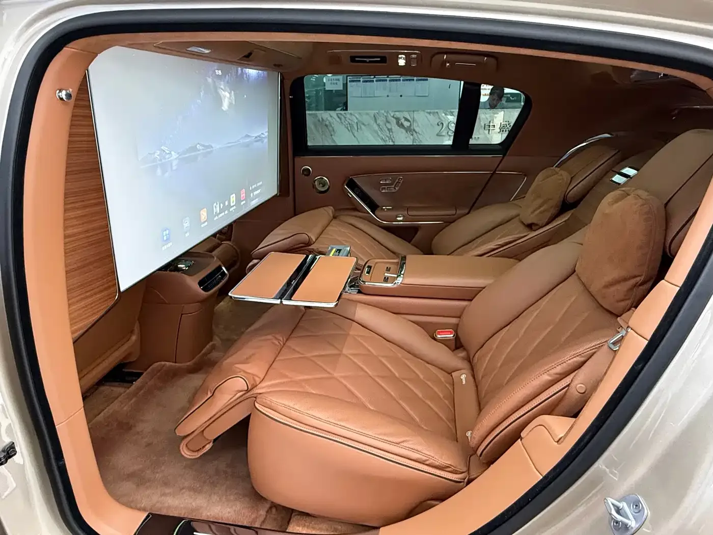 Zunjie Zunjie S800 2025 Range Extender Starlight Executive 4-Seater — Фото автомобиля 13