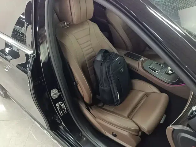Mercedes-Benz E-Class — Фото автомобиля 24