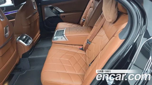 BMW 7-Series 7 серия (G70) 740i xDrive M Sport — Фото автомобиля 26