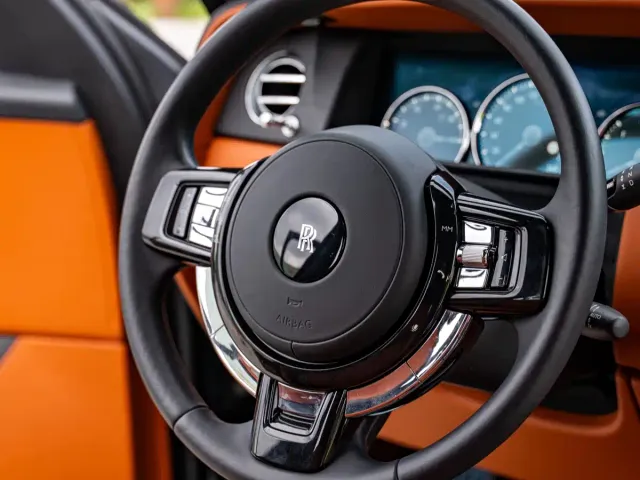 Rolls-Royce Cullinan — Фото автомобиля 17