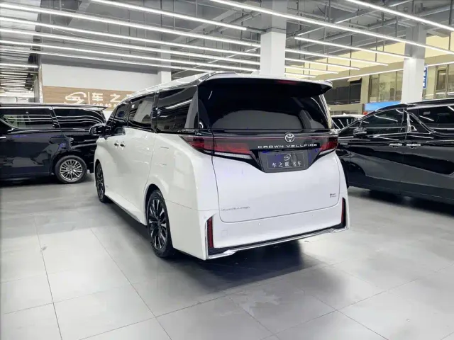 Toyota Vellfire — Фото автомобиля 4