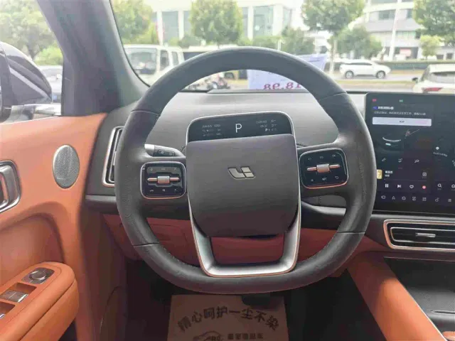 Li Auto L7 — Фото автомобиля 10