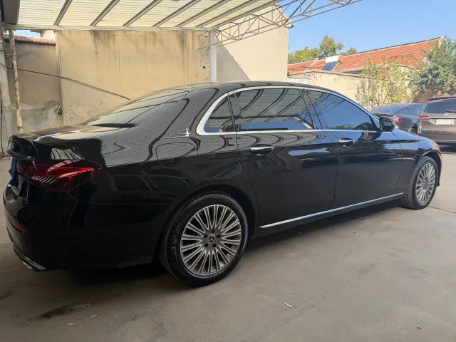Mercedes-Benz E-Class — Фото автомобиля 8