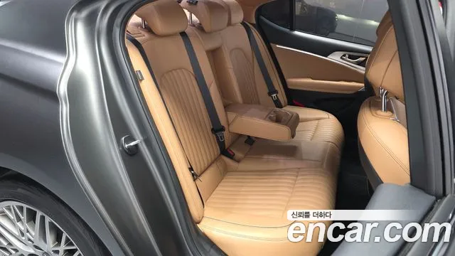Genesis G70 New — Фото автомобиля 11
