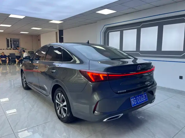 Changan Eado — Фото автомобиля 5