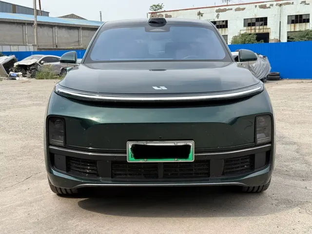 Li Auto L9 — Фото автомобиля 2