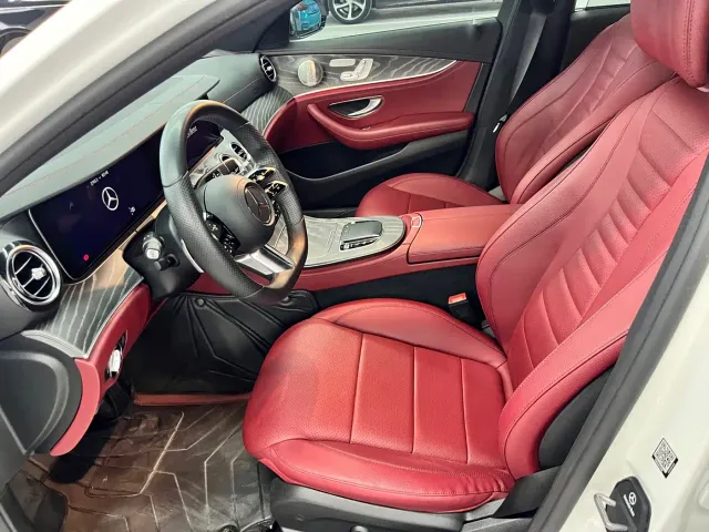 Mercedes-Benz E-Class — Фото автомобиля 4