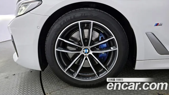 BMW 5-Series — Фото автомобиля 5