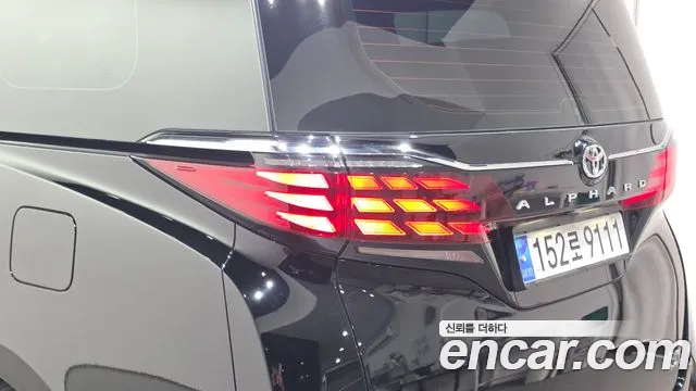 Toyota Alphard — Фото автомобиля 23