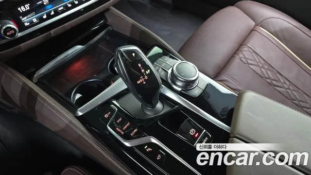 BMW 5 Series G30 — Фото автомобиля 11