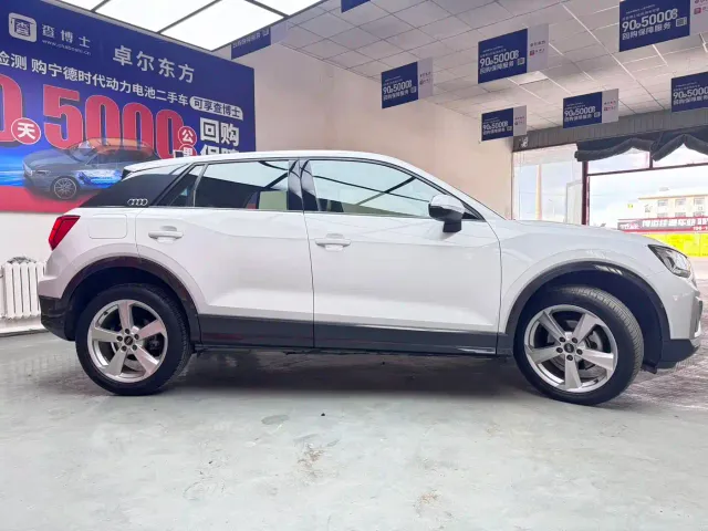 Audi Q2L — Фото автомобиля 4