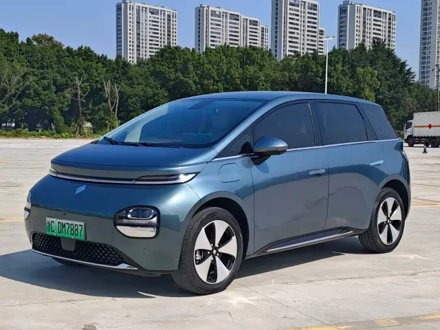 Фотография автомобиля — Baojun Cloud