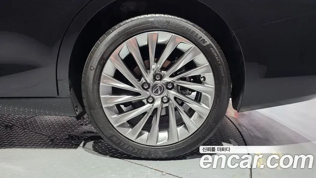 Lexus ES — Фото автомобиля 19