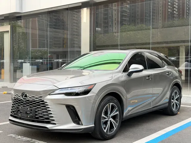 Фотография автомобиля — Lexus RX