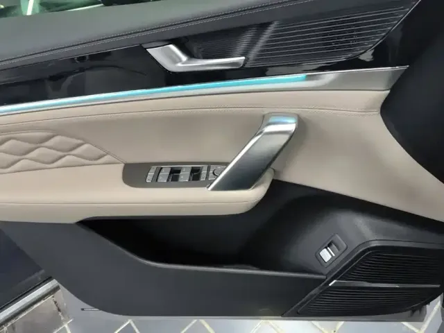 BYD Tang — Фото автомобиля 7